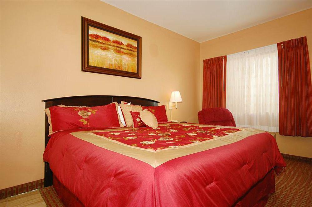 Surestay Plus Hotel By Best Western טופיקה חדר תמונה